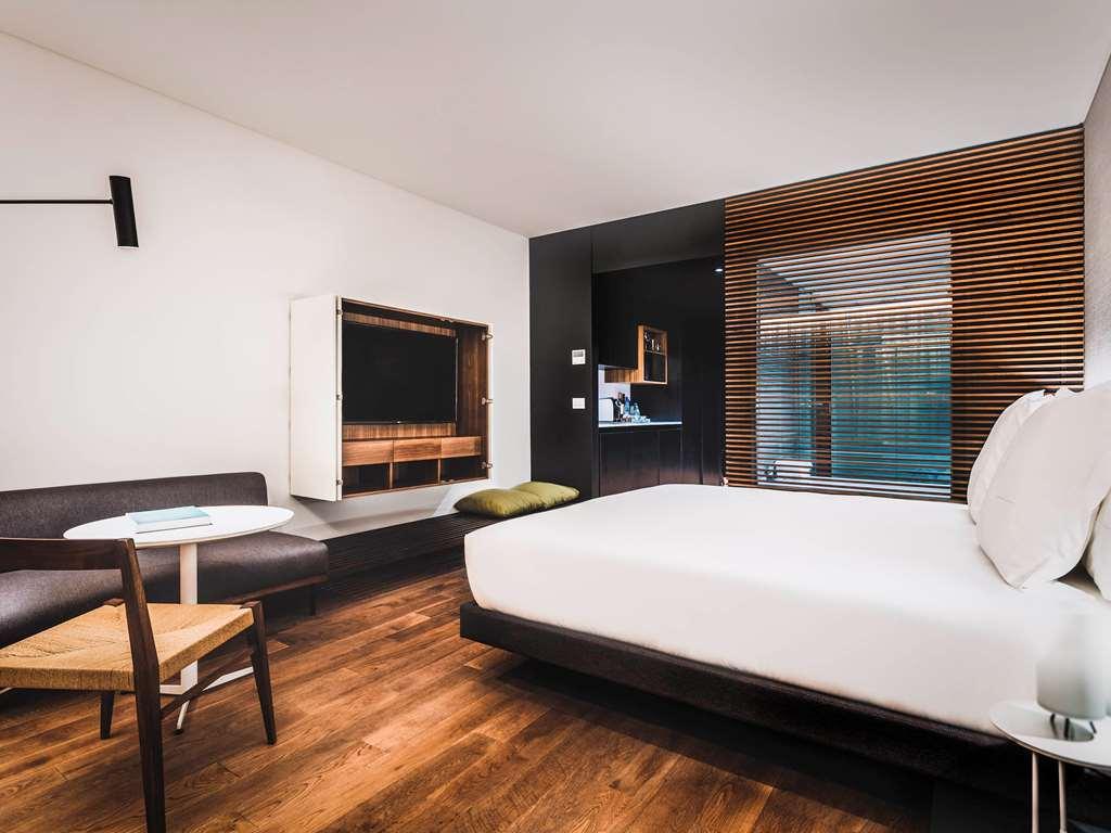 Hotel Sls Buenos Aires Puerto Madero Zimmer foto A room at the hotel
